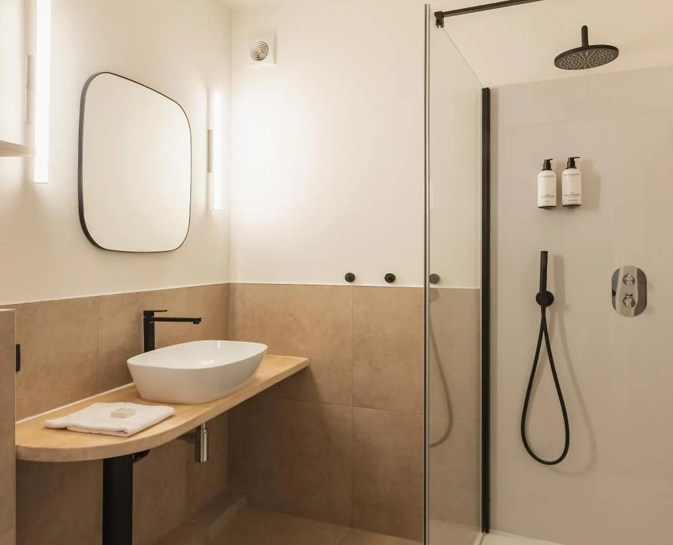 Apartamento Highest Five By Romy&Travis Brujas